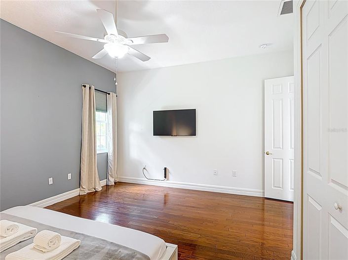 Image No.31-6 Bed Property for sale