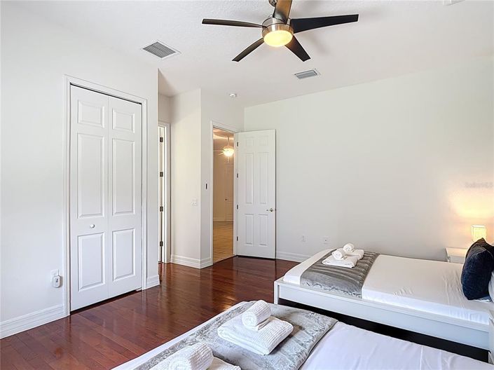 Image No.39-6 Bed Property for sale