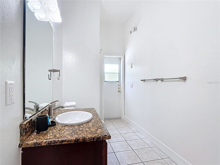 Image No.43-6 Bed Property for sale