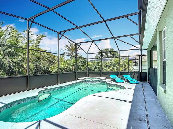 Image No.55-6 Bed Property for sale