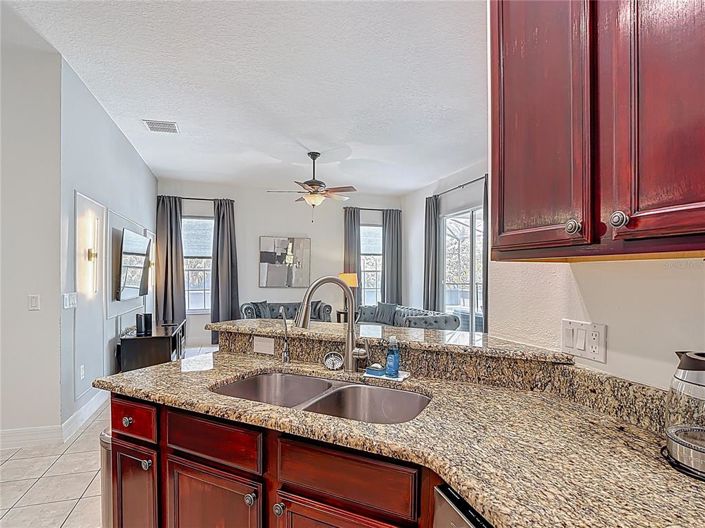 Image No.9-6 Bed Property for sale