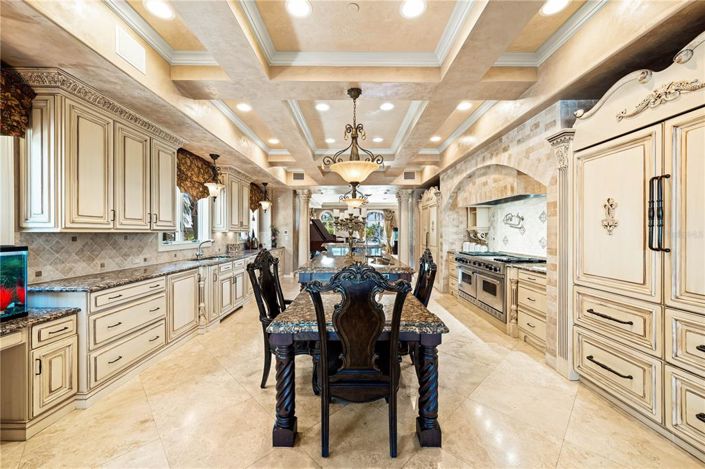 Image No.16-5 Bed Property for sale