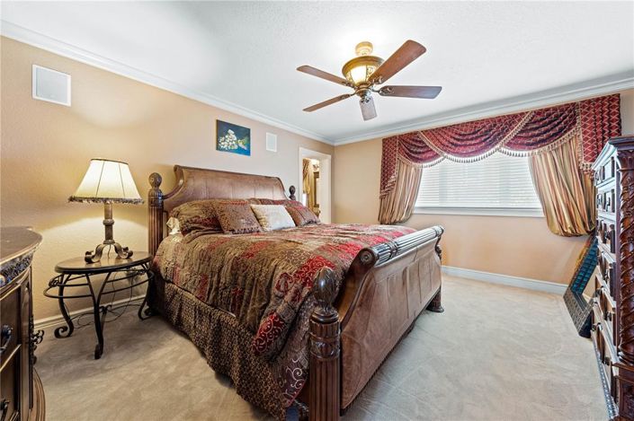 Image No.40-5 Bed Property for sale