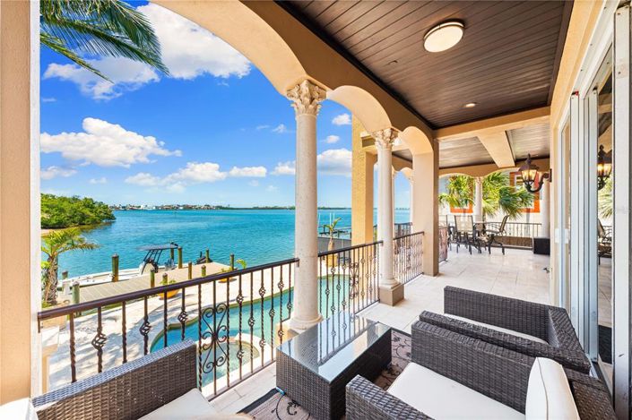 Image No.5-5 Bed Property for sale