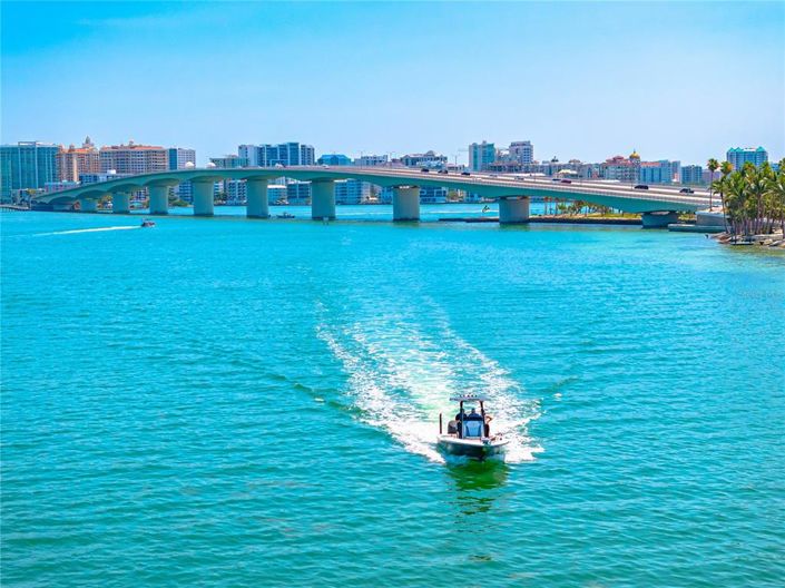 Image No.67-5 Bed Property for sale