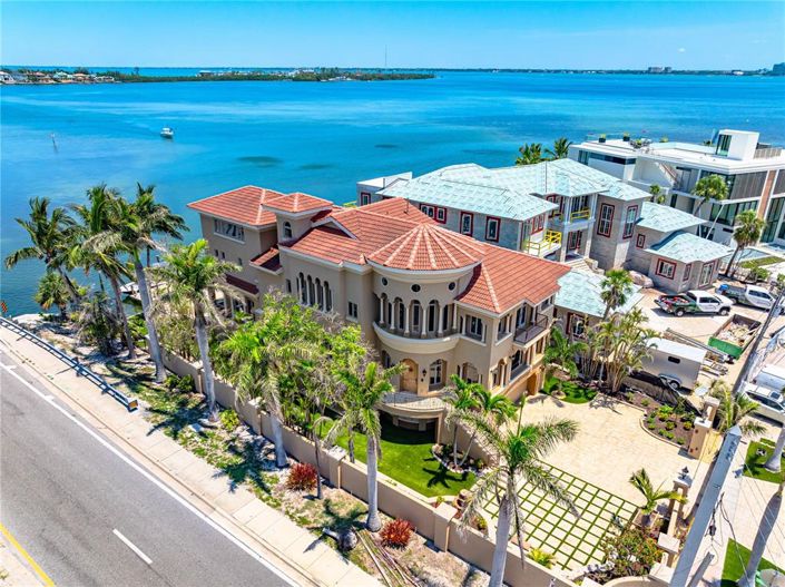 Image No.86-5 Bed Property for sale