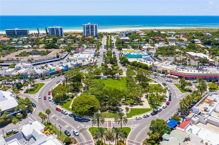 Image No.98-5 Bed Property for sale