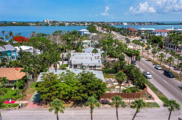 Image No.1-Propriété de 2 chambres à vendre à Sarasota