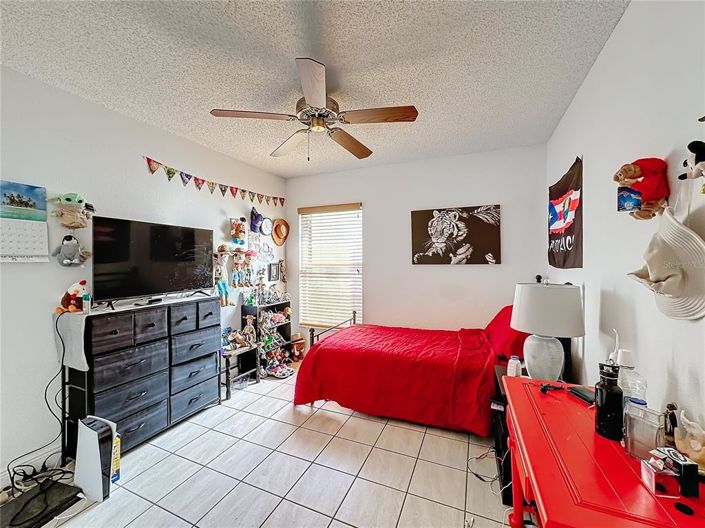 Image No.28-3 Bed Property for sale