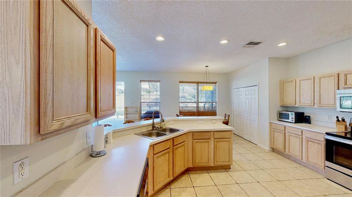 Image No.38-7 Bed Property for sale