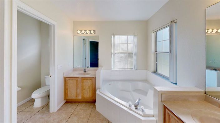 Image No.50-7 Bed Property for sale