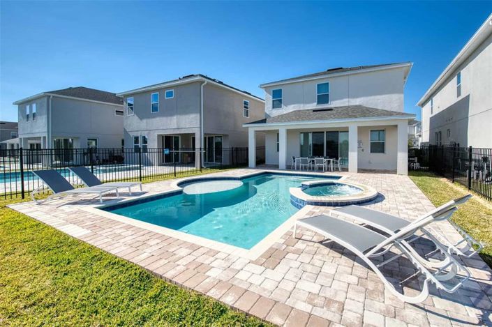 Image No.24-4 Bed Property for sale