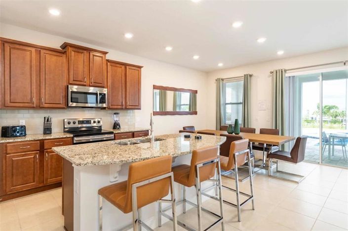 Image No.8-4 Bed Property for sale