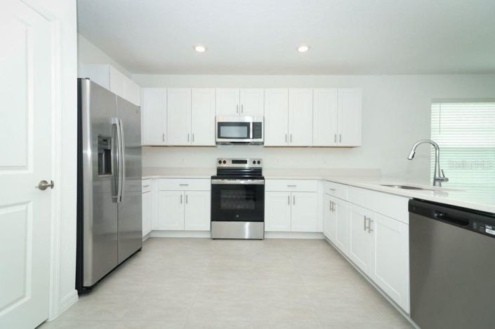 Image No.8-3 Bed Property for sale