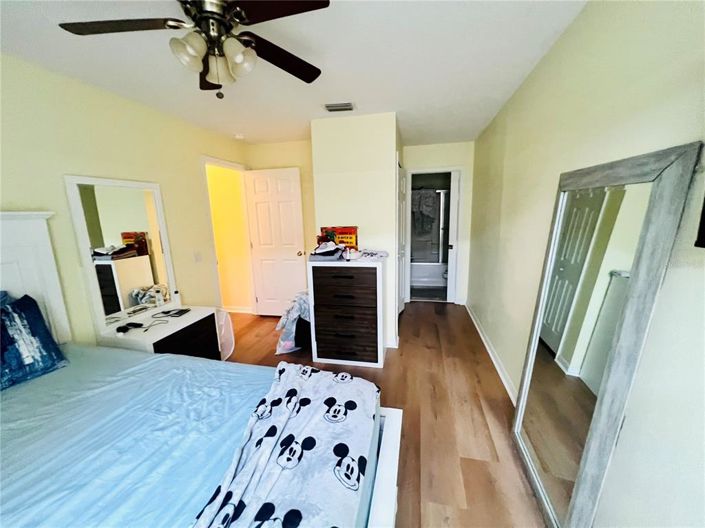 Image No.28-4 Bed Property for sale