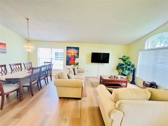 Image No.4-4 Bed Property for sale