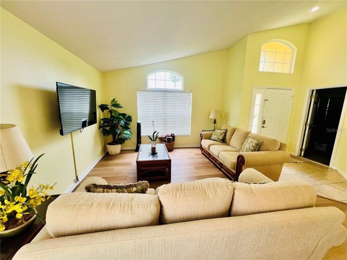 Image No.6-4 Bed Property for sale