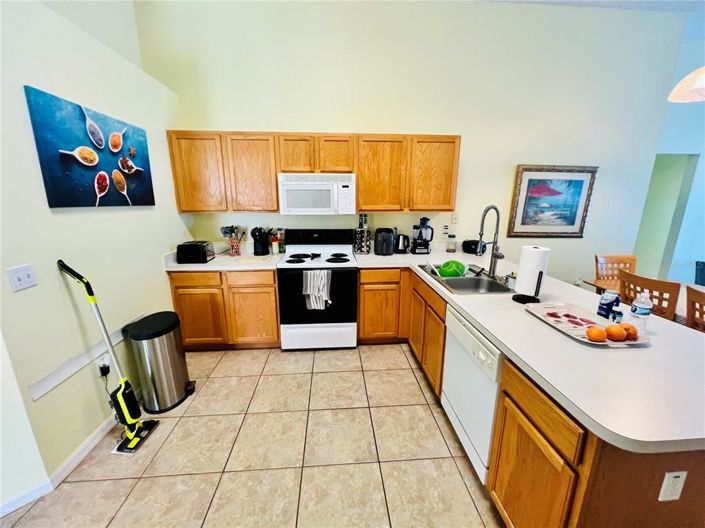 Image No.8-4 Bed Property for sale