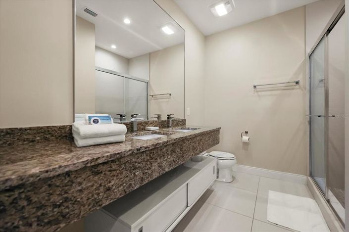 Image No.16-4 Bed Townhouse for sale