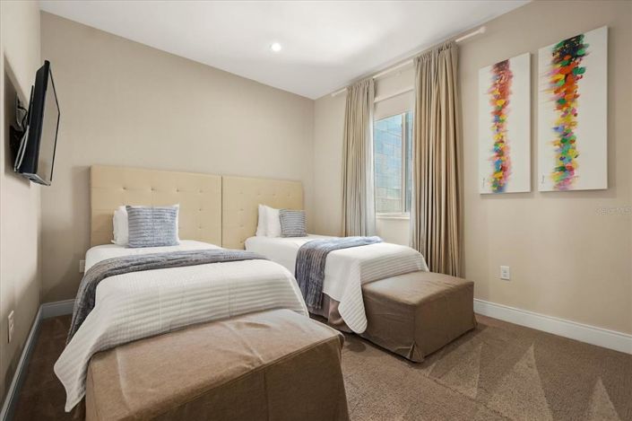 Image No.25-4 Bed Townhouse for sale