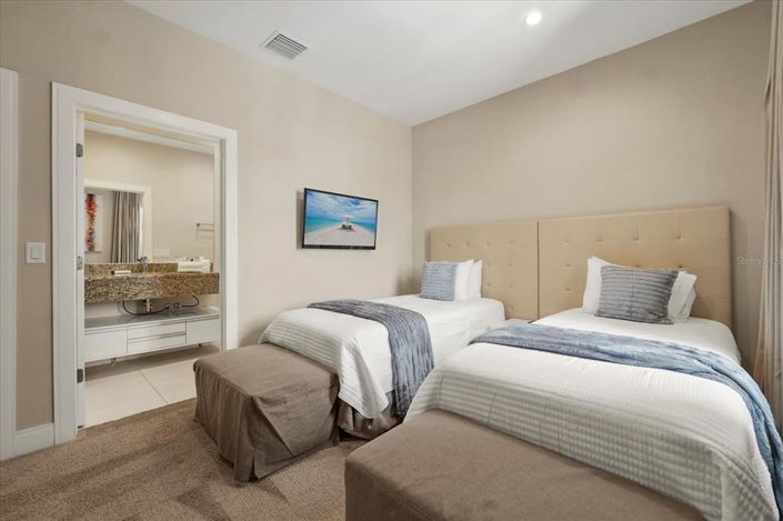 Image No.27-4 Bed Townhouse for sale