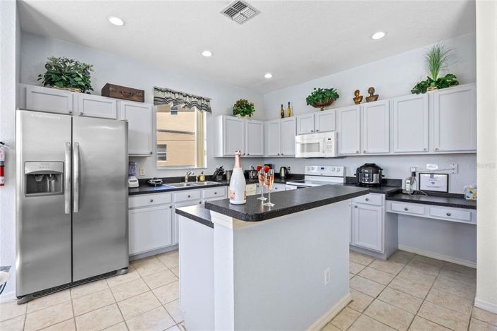 Image No.14-5 Bed Property for sale