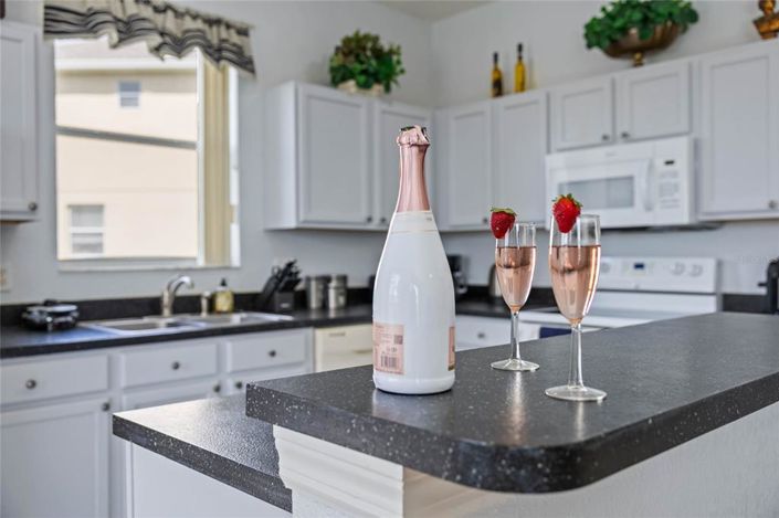 Image No.20-5 Bed Property for sale