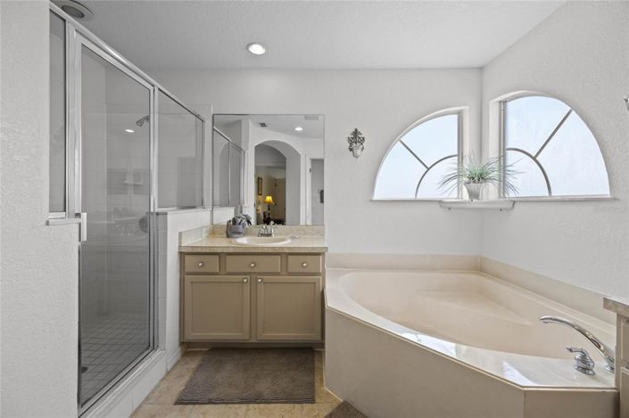 Image No.35-5 Bed Property for sale