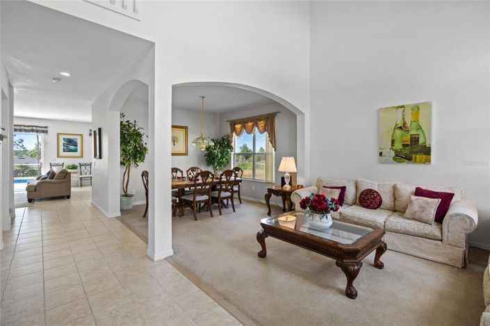 Image No.6-5 Bed Property for sale