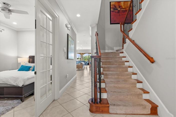 Image No.18-6 Bed Property for sale