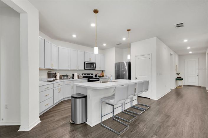 Image No.7-4 Bed Property for sale