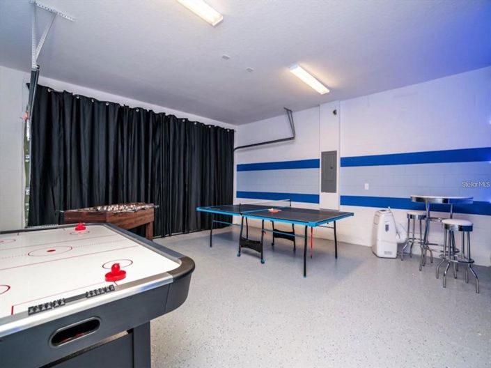 Image No.3-9 Bed Property for sale