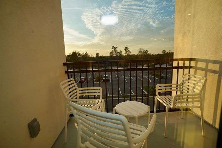 Image No.10-1 Bed Property for sale