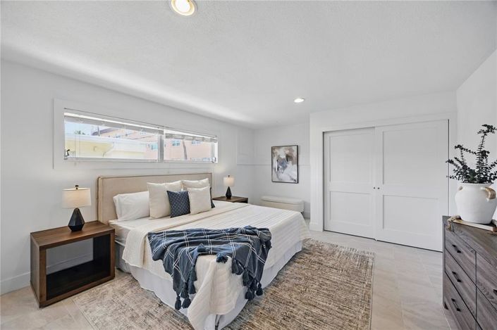 Image No.14-2 Bed Property for sale