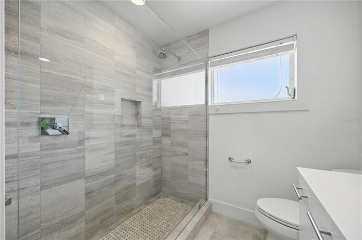 Image No.20-2 Bed Property for sale