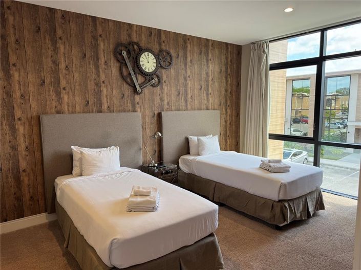 Image No.20-4 Bed Property for sale