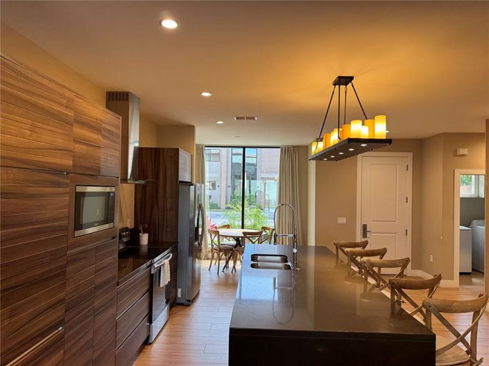 Image No.8-4 Bed Property for sale