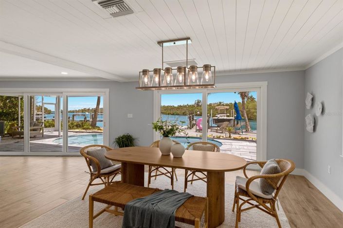 Image No.17-4 Bed Property for sale