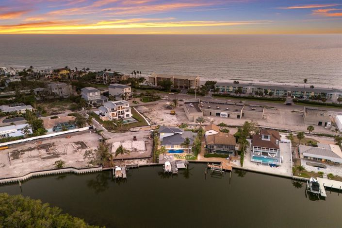 Image No.67-4 Bed Property for sale