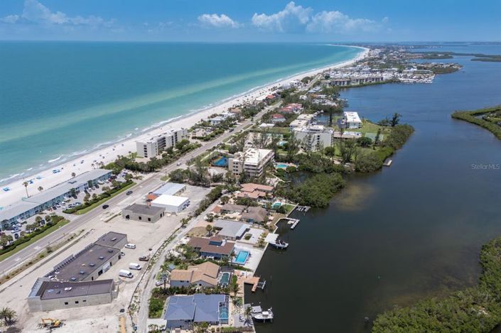 Image No.69-4 Bed Property for sale