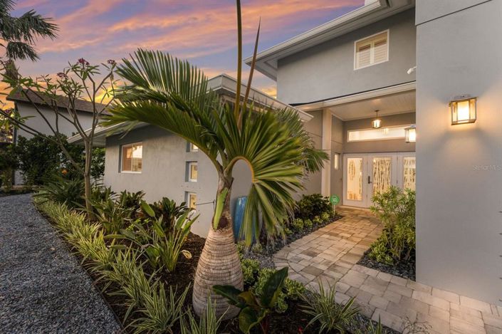 Image No.8-4 Bed Property for sale