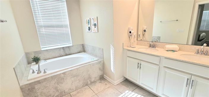 Image No.11-2 Bed Property for sale