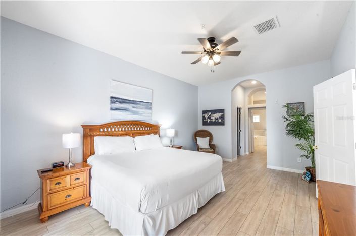 Image No.26-3 Bed Property for sale