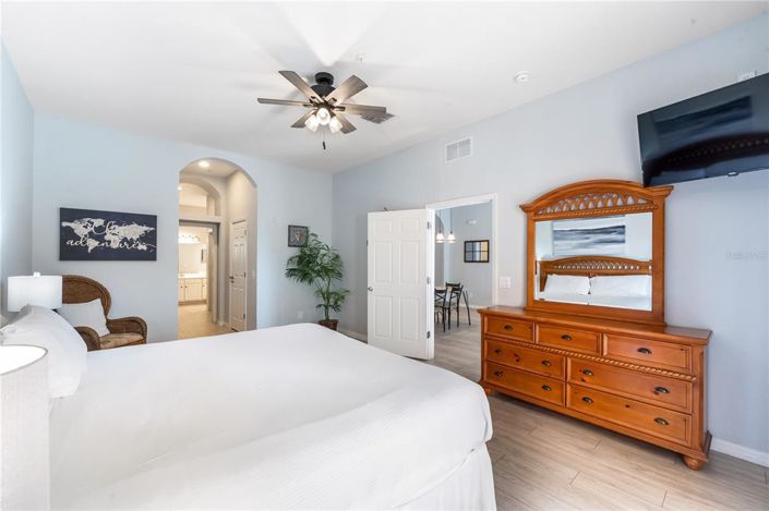 Image No.27-3 Bed Property for sale