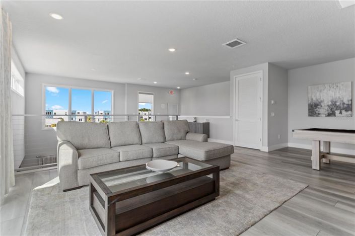 Image No.32-4 Bed Property for sale