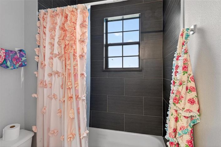 Image No.14-5 Bed Property for sale