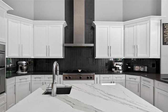 Image No.52-5 Bed Property for sale