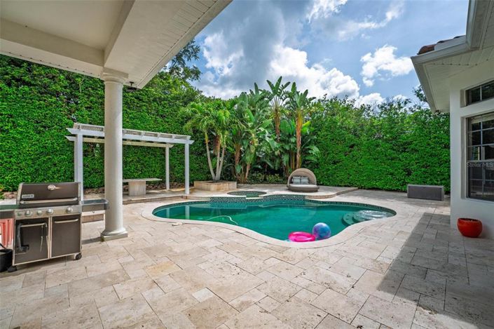 Image No.71-5 Bed Property for sale