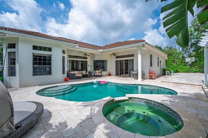 Image No.73-5 Bed Property for sale