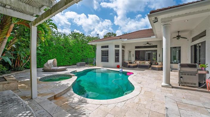 Image No.74-5 Bed Property for sale